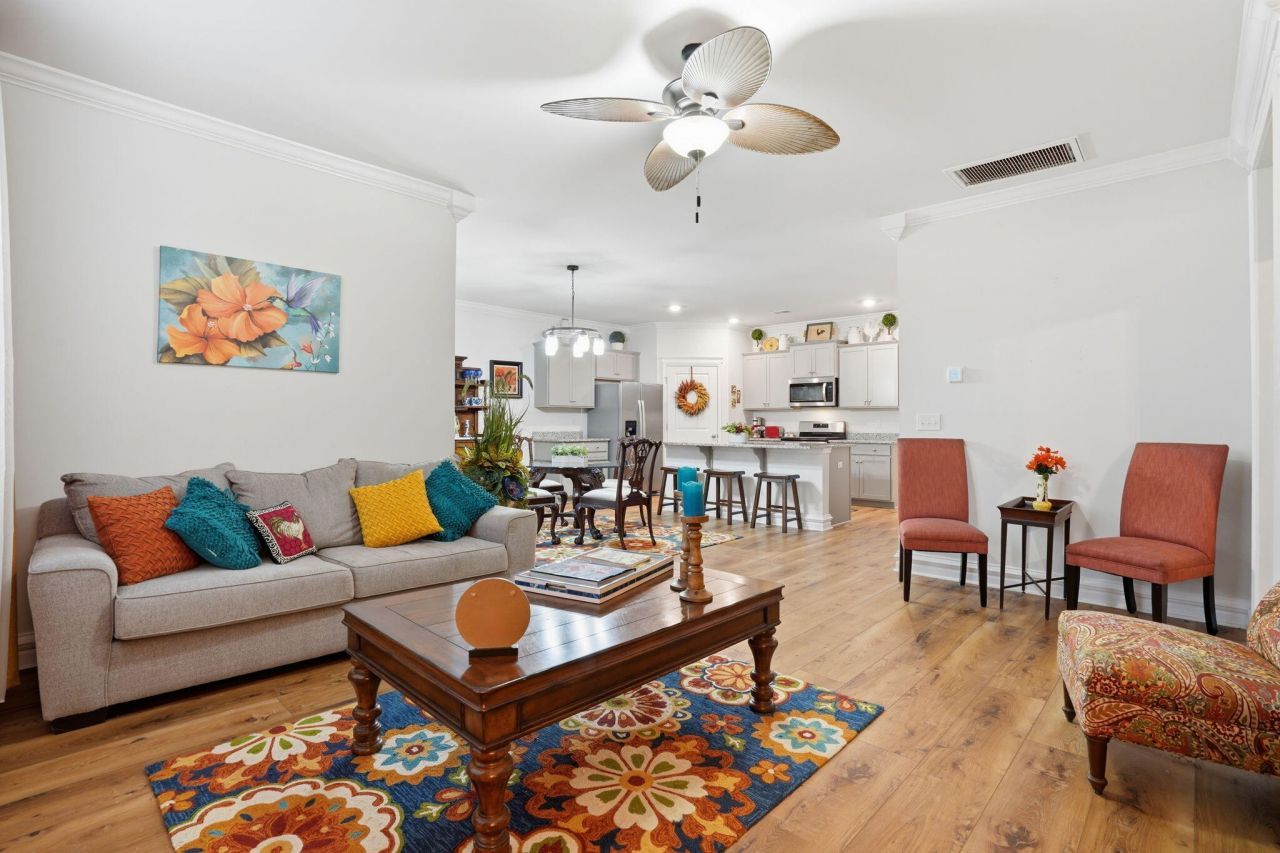 122 Oakwood Boulevard Photo 11