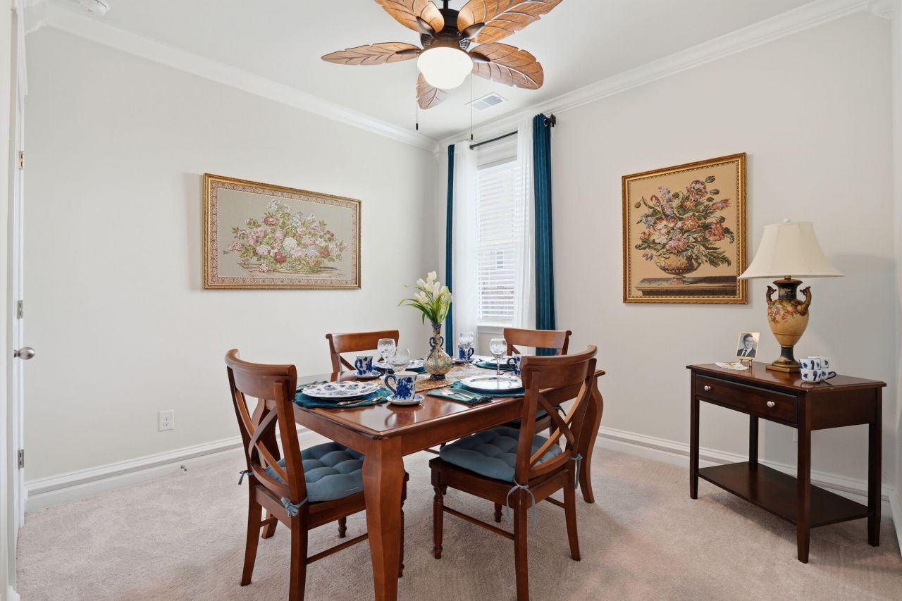 122 Oakwood Boulevard Photo 13