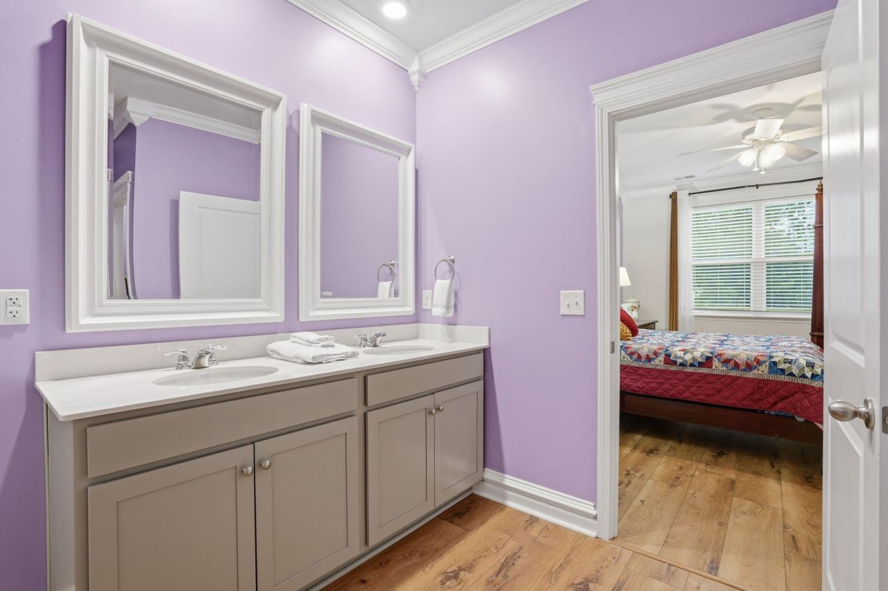 122 Oakwood Boulevard Photo 18