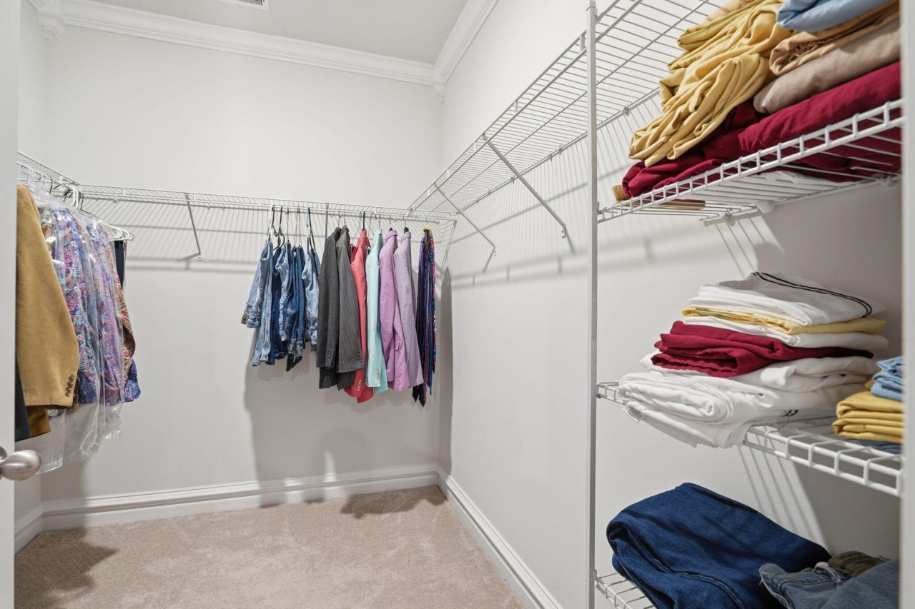 122 Oakwood Boulevard Photo 19