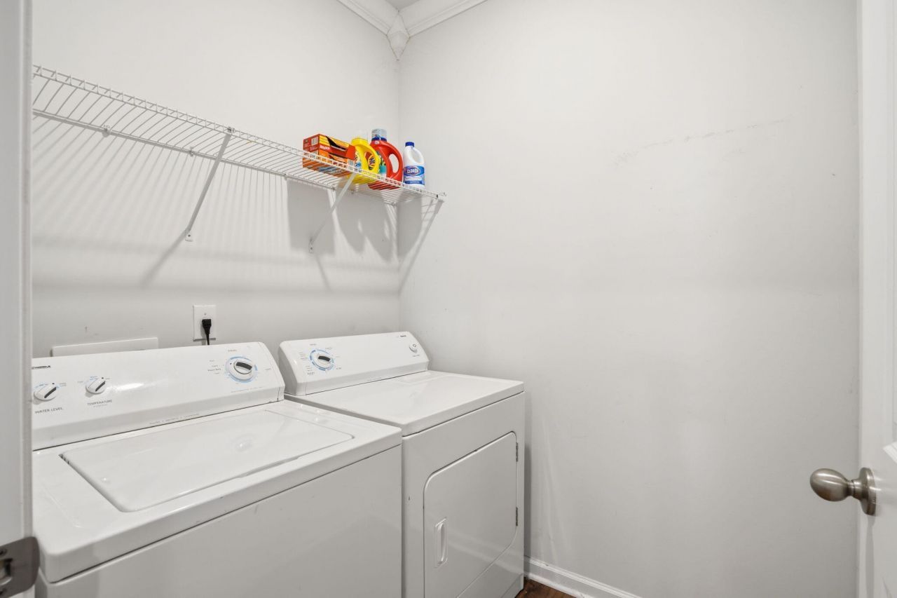 122 Oakwood Boulevard Photo 23