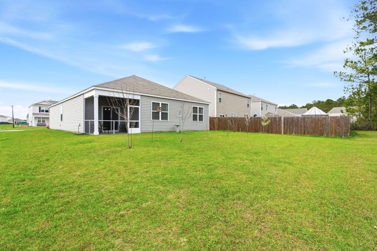 122 Oakwood Boulevard Photo 26