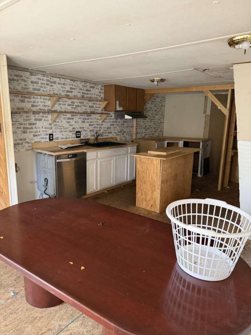 450 Old Castle Street Photo 14