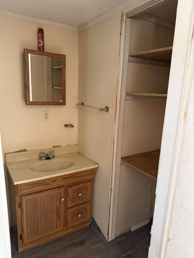 450 Old Castle Street Photo 19