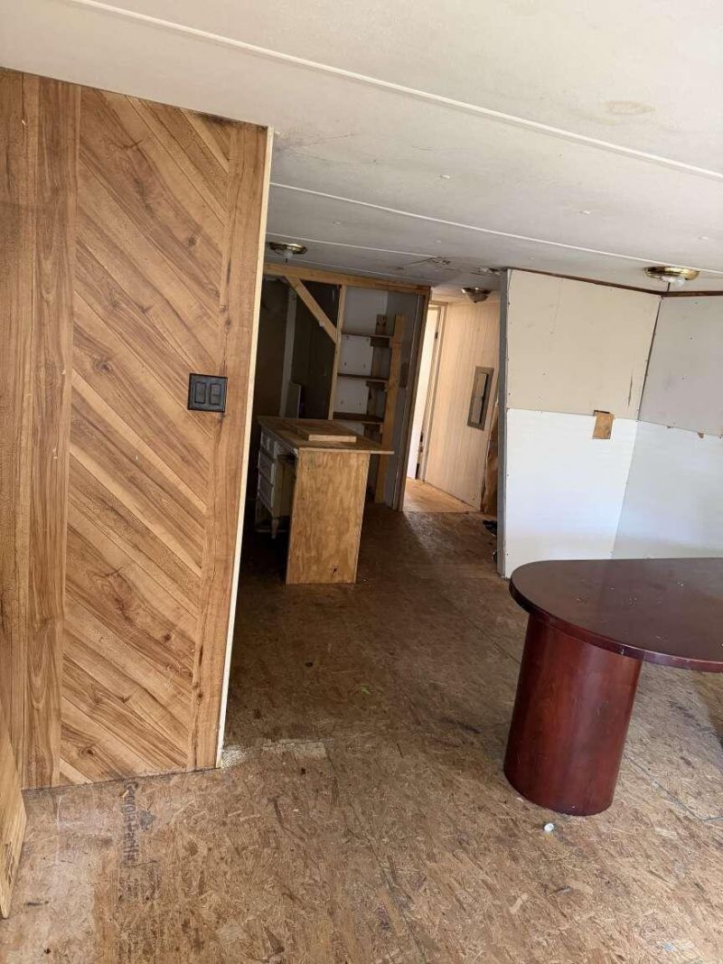 450 Old Castle Street Photo 20