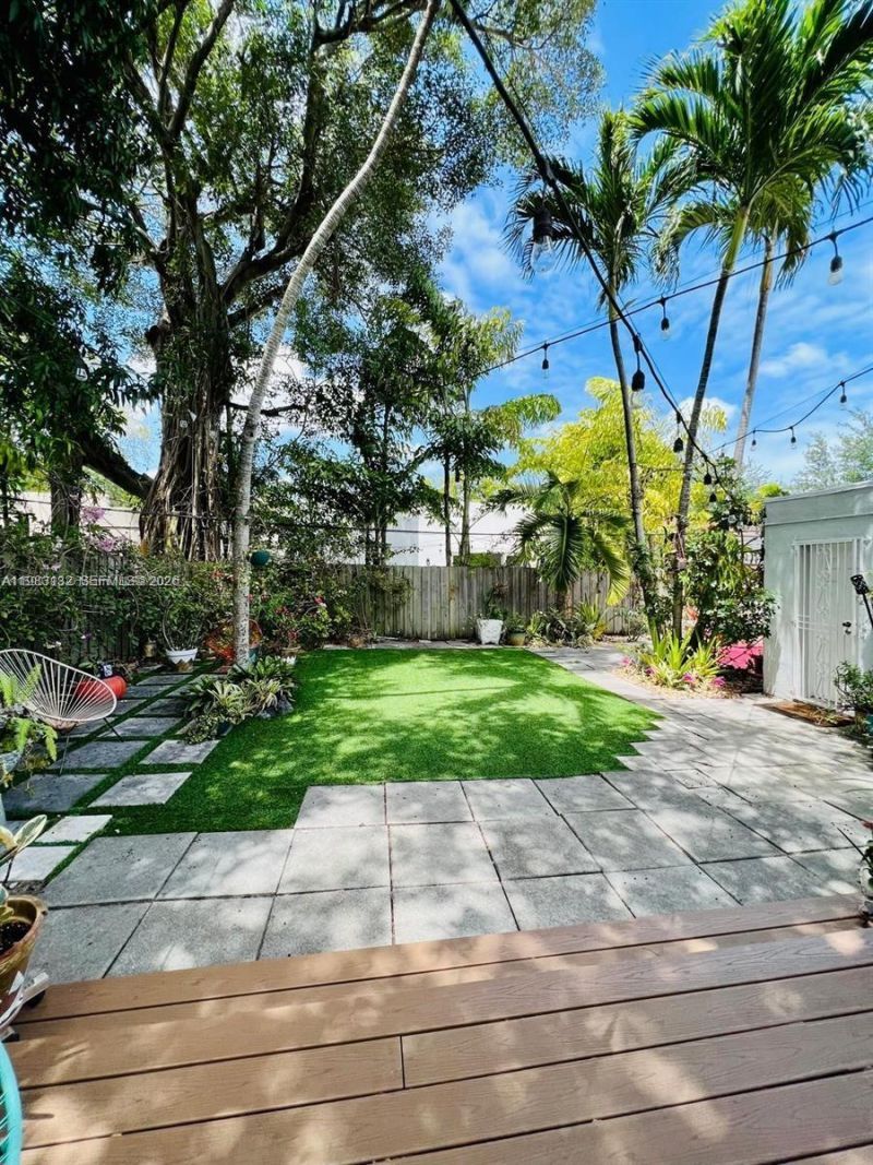 551 NE 69th St, Unit 1&2, Miami, FL 33138 Photo