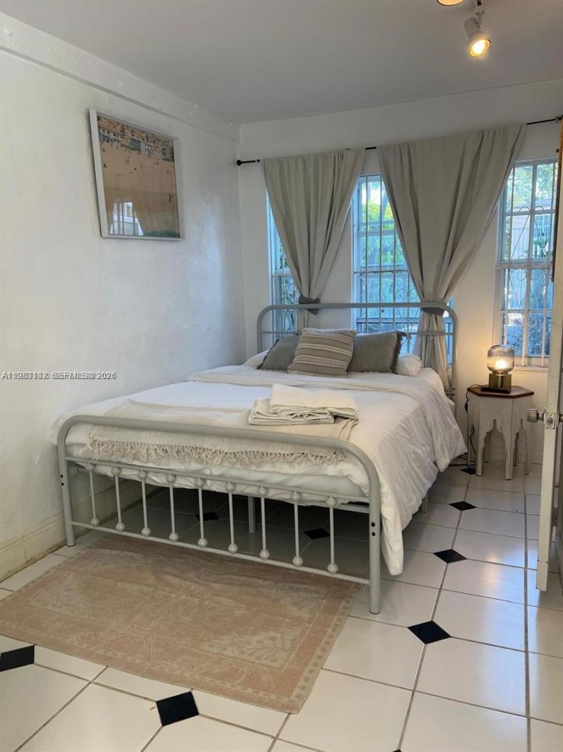 551 NE 69th St, Unit 1&2, Miami, FL 33138 Photo