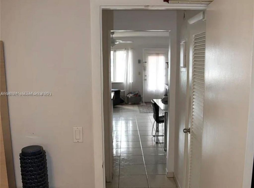 815 SW 10th Ter , Unit 4V, Hallandale Beach, FL 33009 Photo