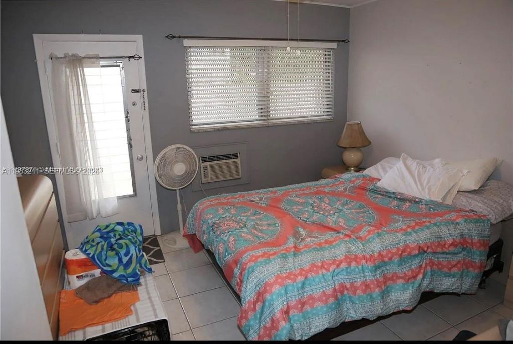 815 SW 10th Ter , Unit 4V, Hallandale Beach, FL 33009 Photo