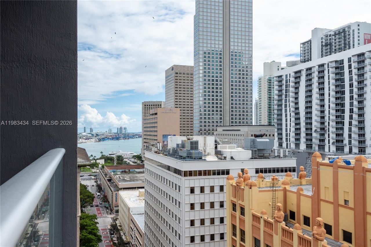 151 SE 1st St , Unit 1709, Miami, FL 33131 Photo