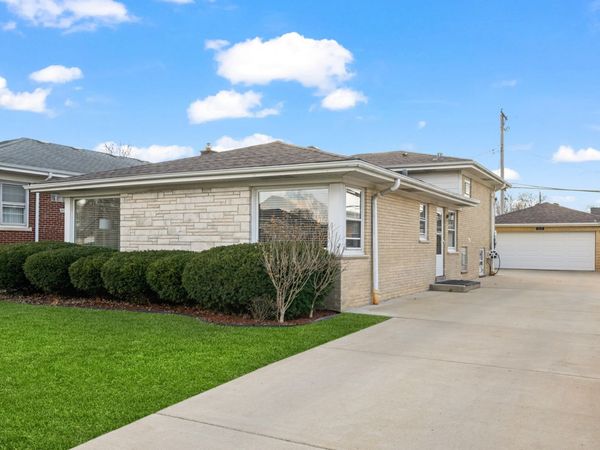 2610 Sunnyside Avenue , Westchester, IL 60154