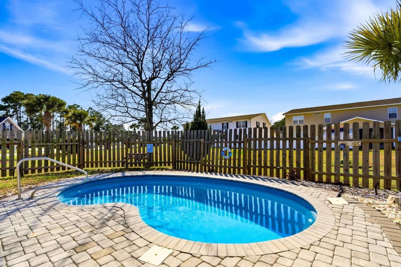 527 Cottage Oaks Circle Photo 18