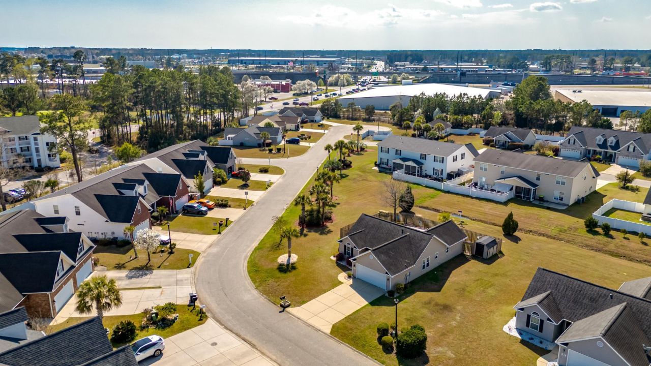 527 Cottage Oaks Circle Photo 32