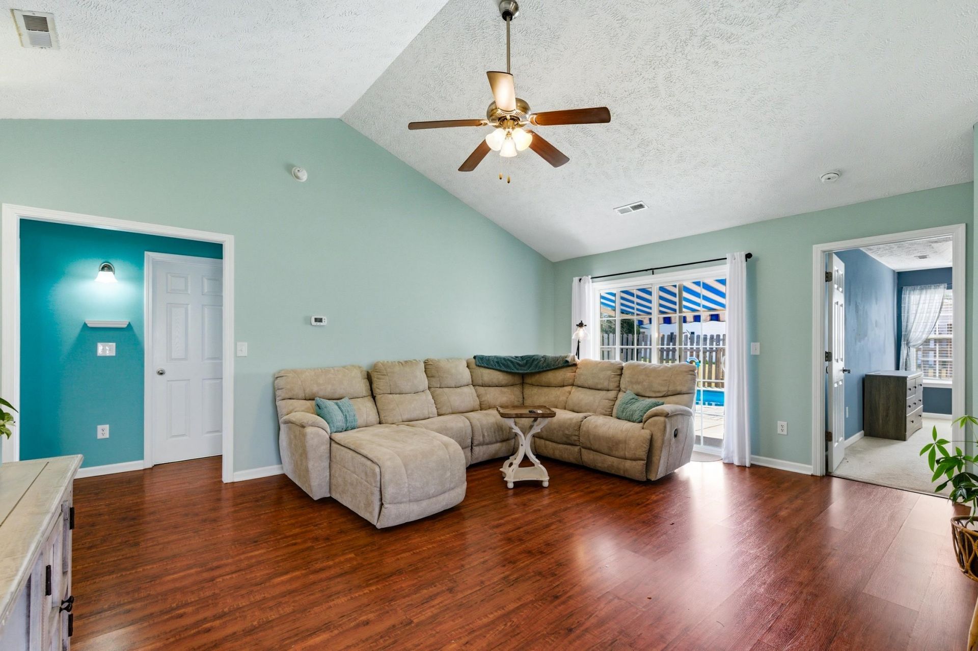 527 Cottage Oaks Circle Photo 4