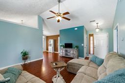 527 Cottage Oaks Circle photo 4