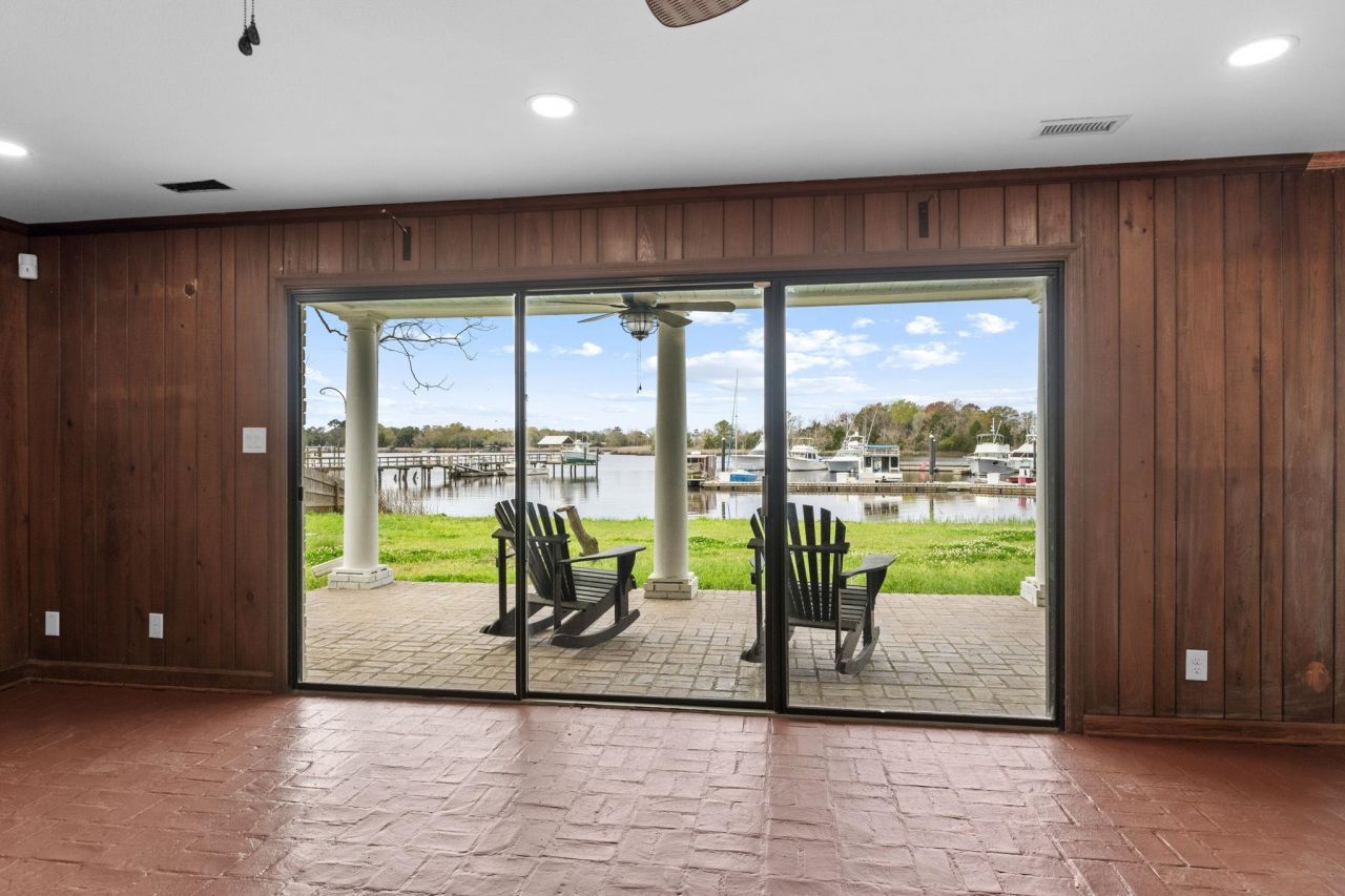 201 River Rd. Photo 12