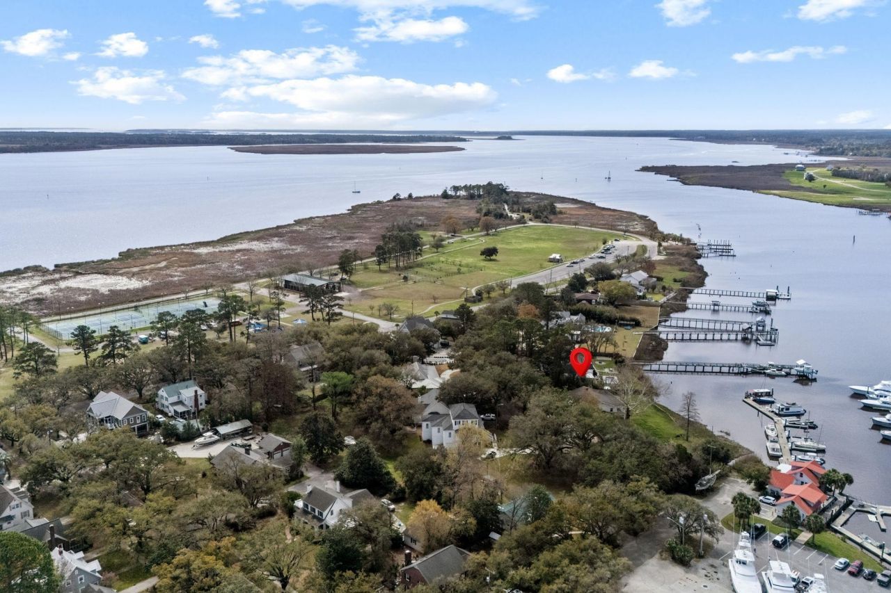 201 River Rd. Photo 6