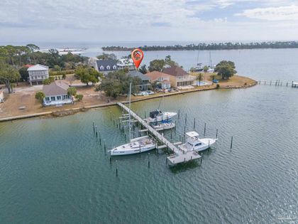 697 Palomar Dr Pensacola, FL 32507