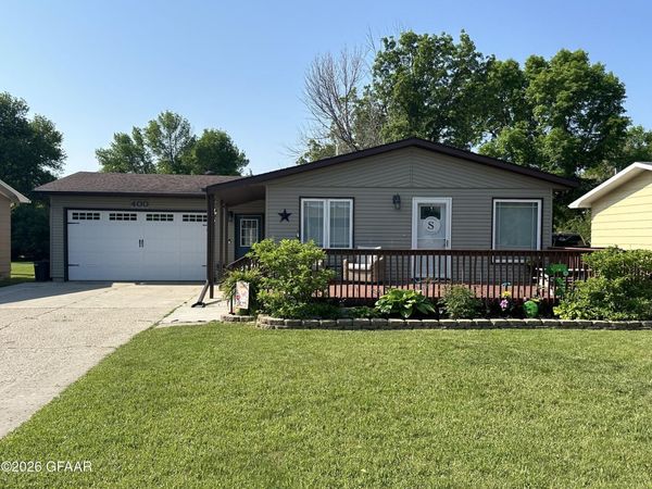 400 15TH Street NE, Devils Lake, ND 58301