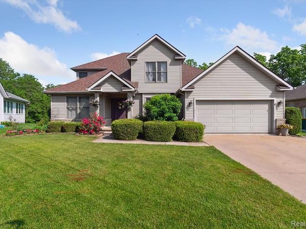 1453 Maplewood Drive, Saline, MI 48176