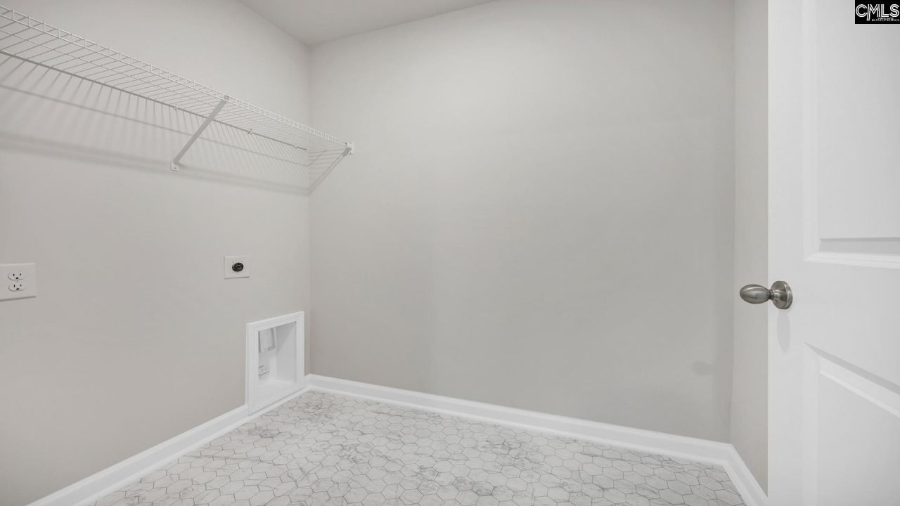 423 Leathertree Lane Photo 17