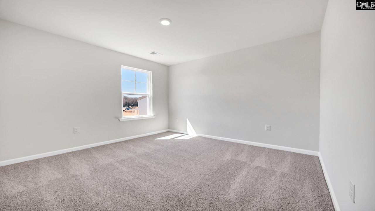 423 Leathertree Lane Photo 30