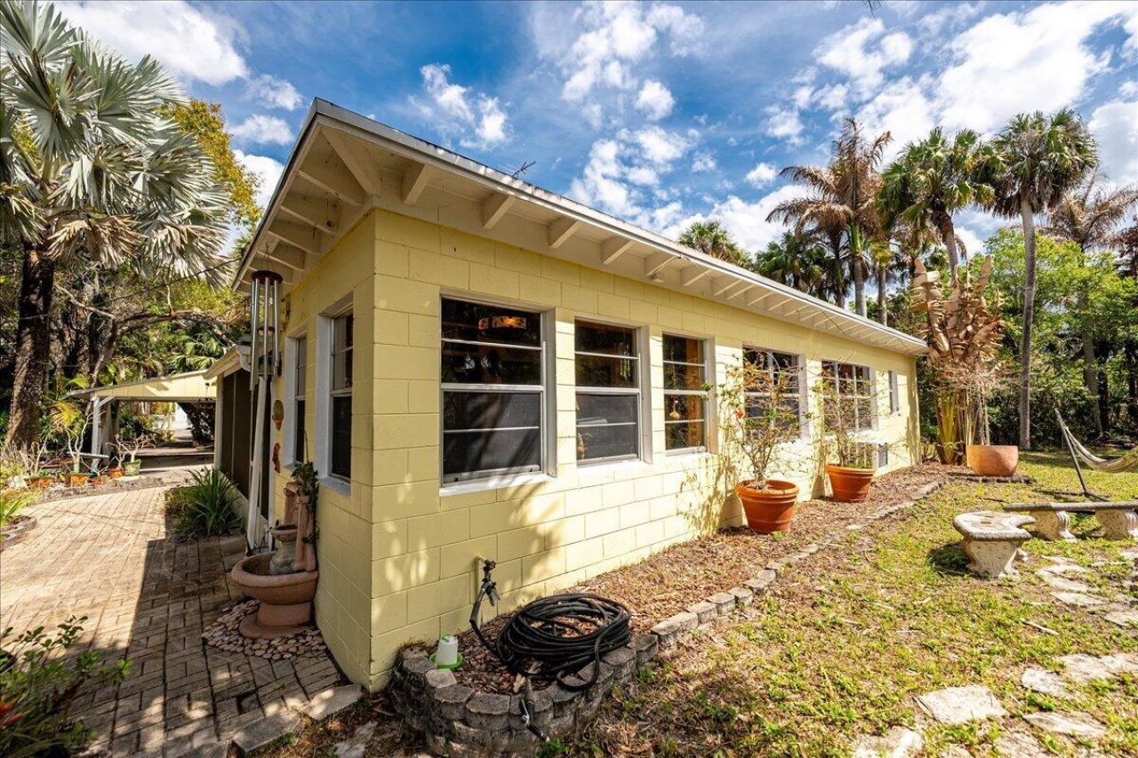 6423 Riverland Drive, Fort Pierce, FL 34982 Photo