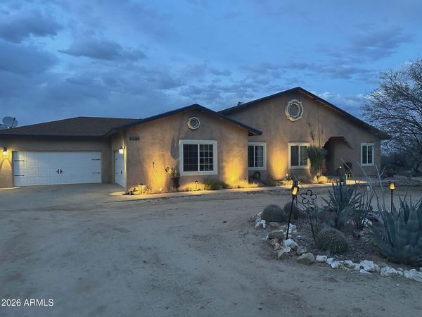 7530 W Bucking Horse Road, Sahuarita, AZ 85629
