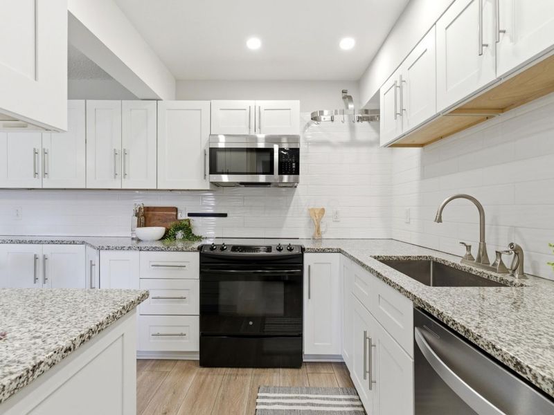 1330 Lake Shore Drive, Unit A, Columbus, OH 43204 Photo 14