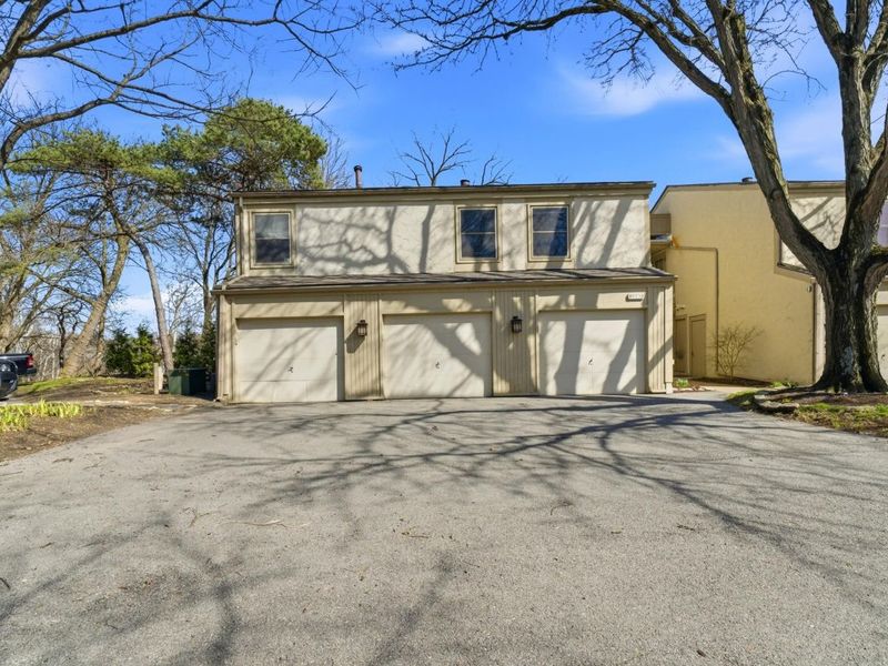 1330 Lake Shore Drive, Unit A, Columbus, OH 43204 Photo 2