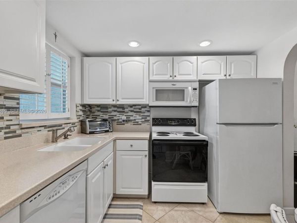 6650 Royal Palm Blvd , Unit 207C, Margate, FL 33063