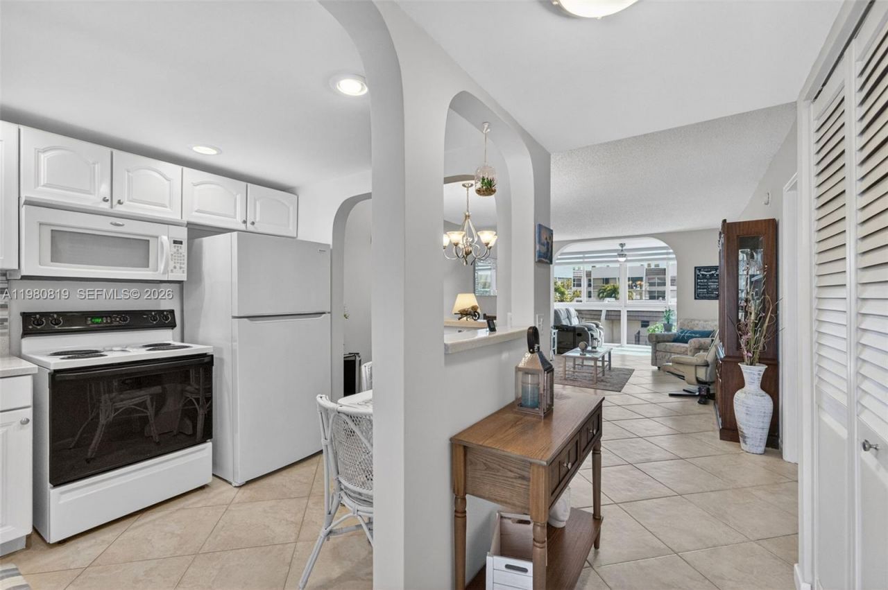 6650 Royal Palm Blvd, Unit 207C, Margate, FL 33063 Photo