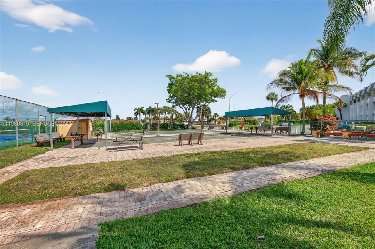 6650 Royal Palm Blvd, Unit 207C, Margate, FL 33063 Photo