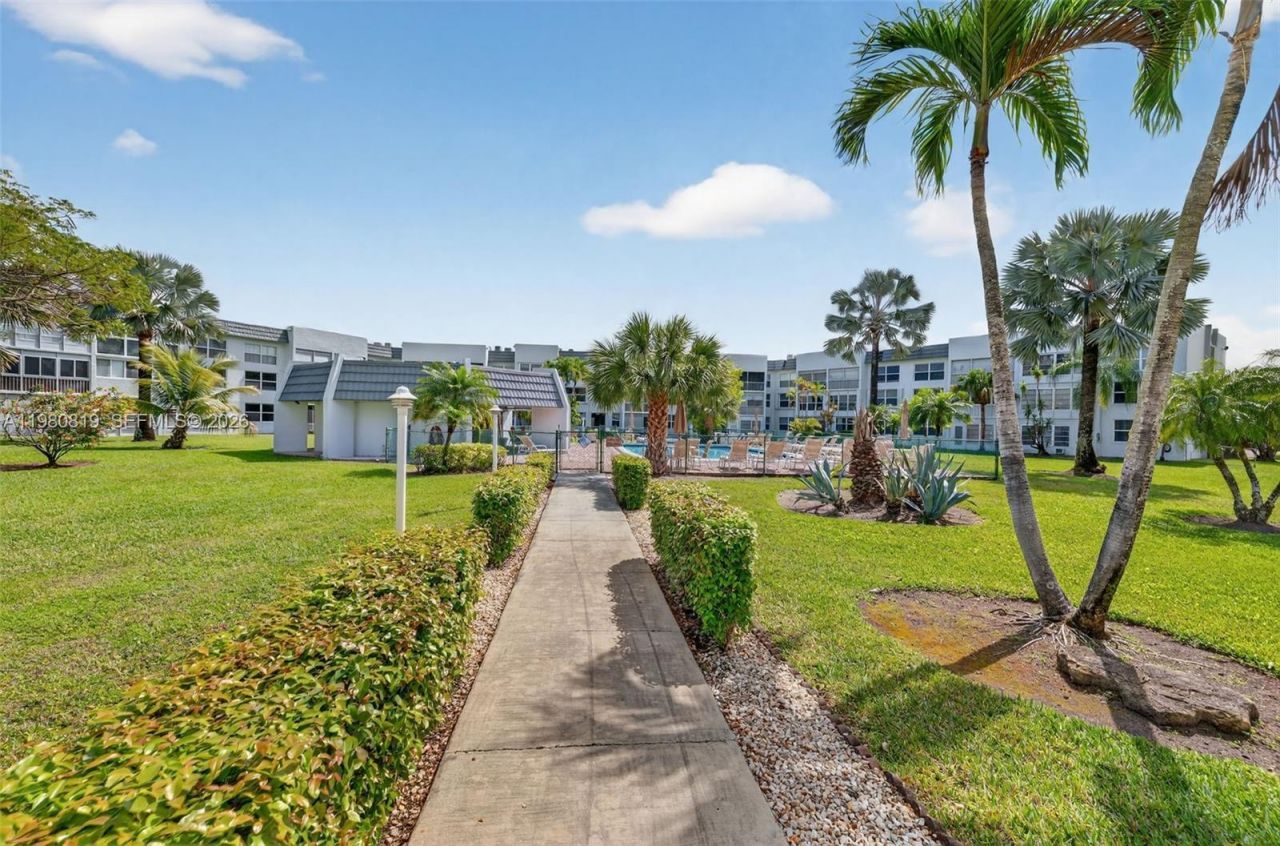 6650 Royal Palm Blvd, Unit 207C, Margate, FL 33063 Photo
