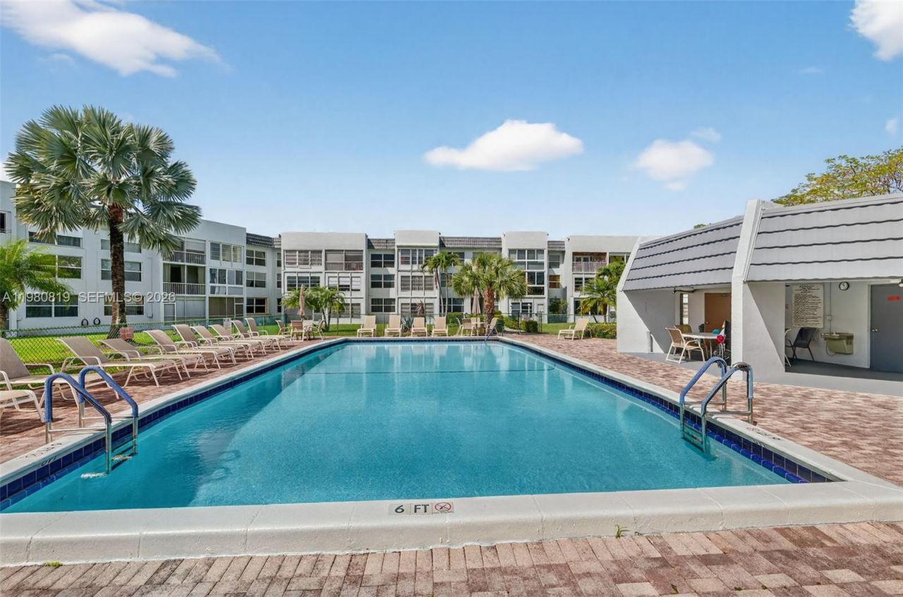 6650 Royal Palm Blvd, Unit 207C, Margate, FL 33063 Photo