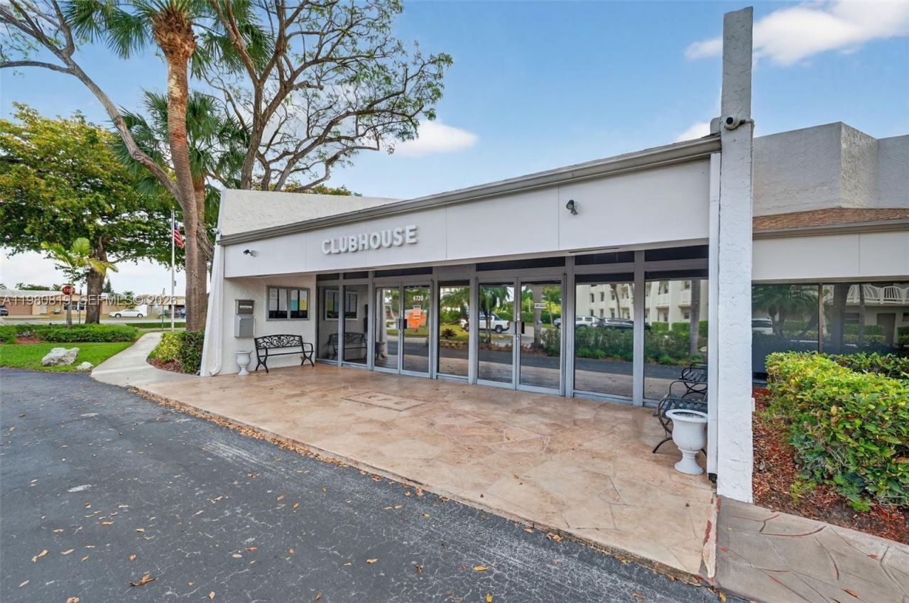 6650 Royal Palm Blvd , Unit 207C, Margate, FL 33063 Photo