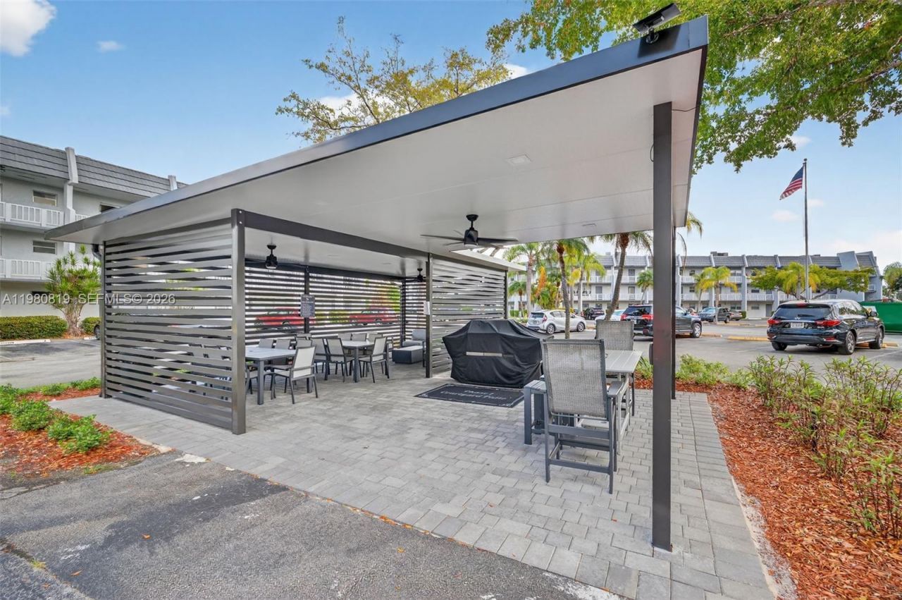 6650 Royal Palm Blvd , Unit 207C, Margate, FL 33063 Photo