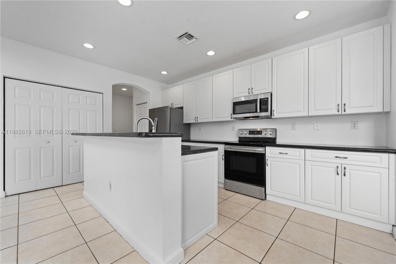 2022 SE 18th St, Homestead, FL 33035 Photo