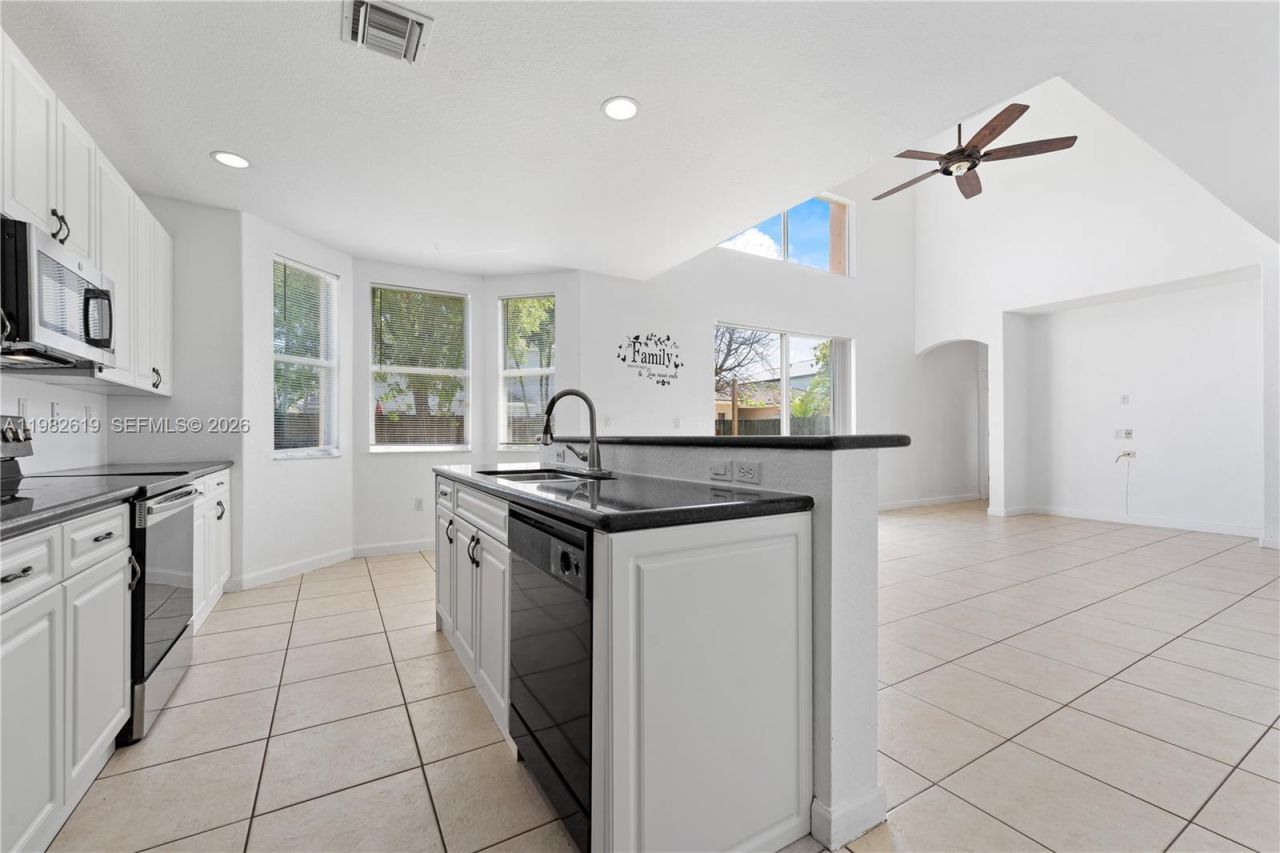 2022 SE 18th St, Homestead, FL 33035 Photo