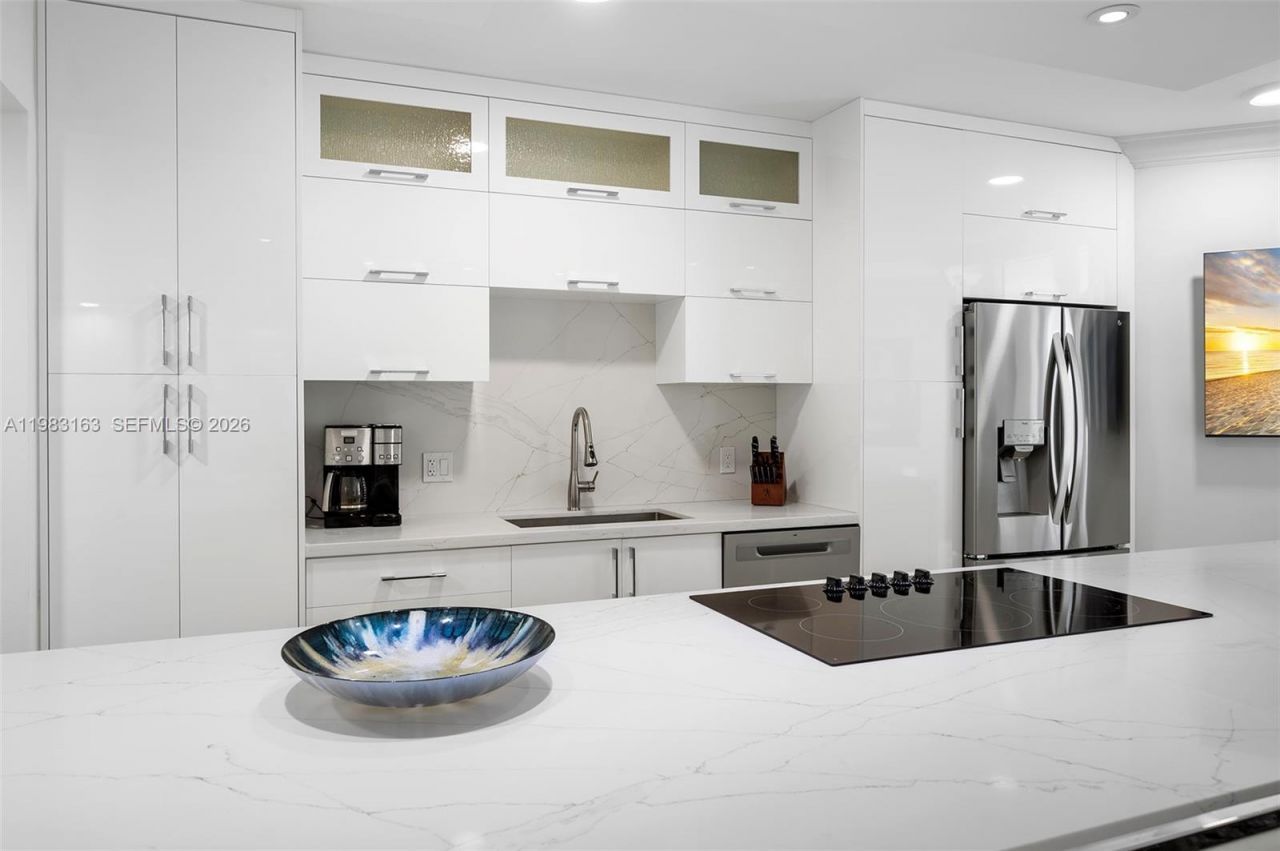 4775 Collins Ave, Unit 1504, Miami Beach, FL 33140 Photo