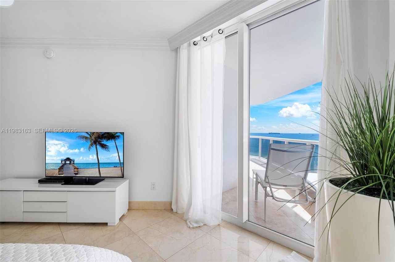4775 Collins Ave, Unit 1504, Miami Beach, FL 33140 Photo