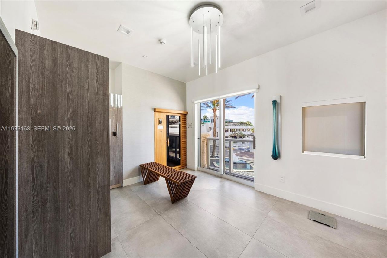 4775 Collins Ave, Unit 1504, Miami Beach, FL 33140 Photo