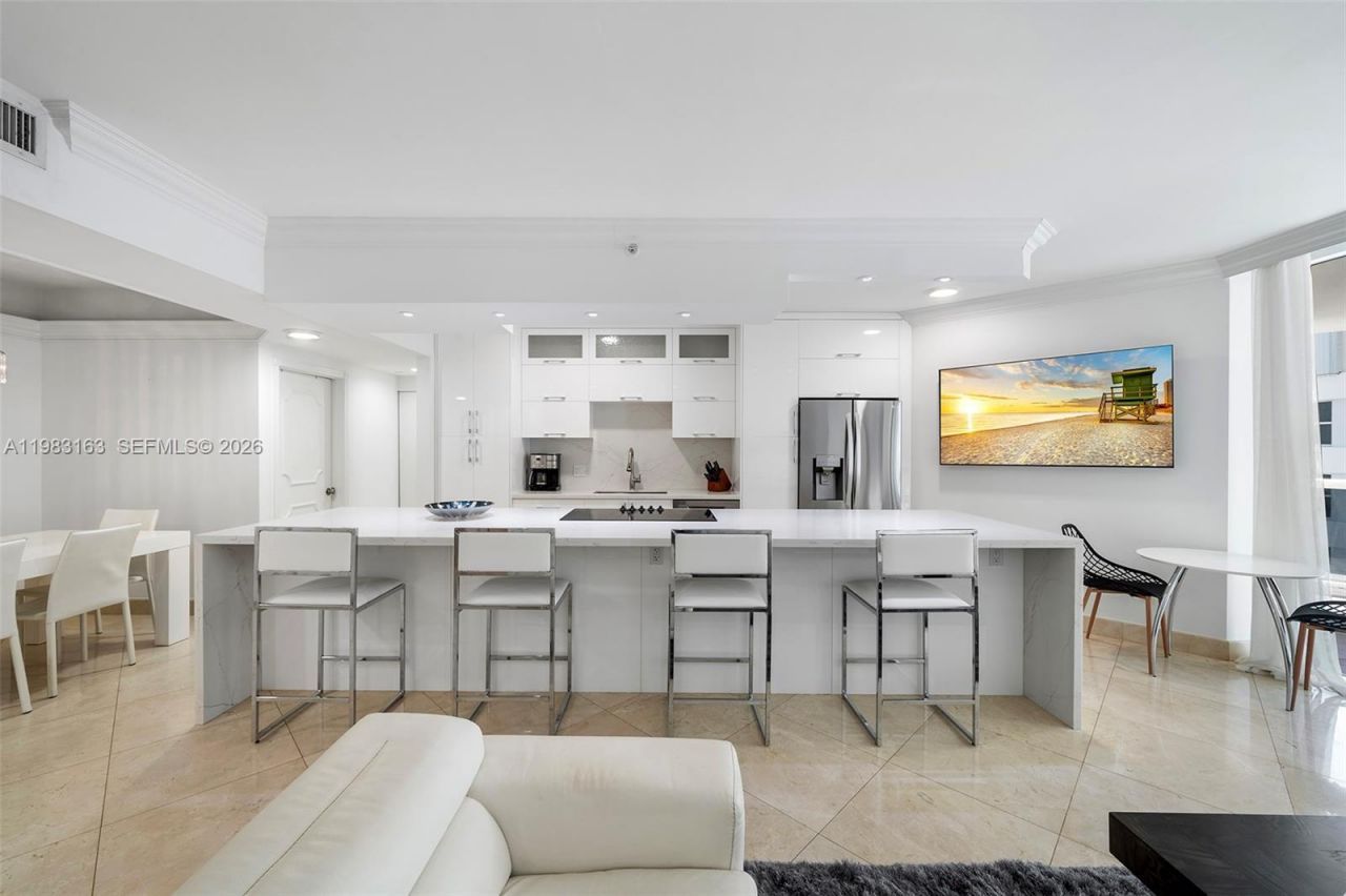 4775 Collins Ave, Unit 1504, Miami Beach, FL 33140 Photo