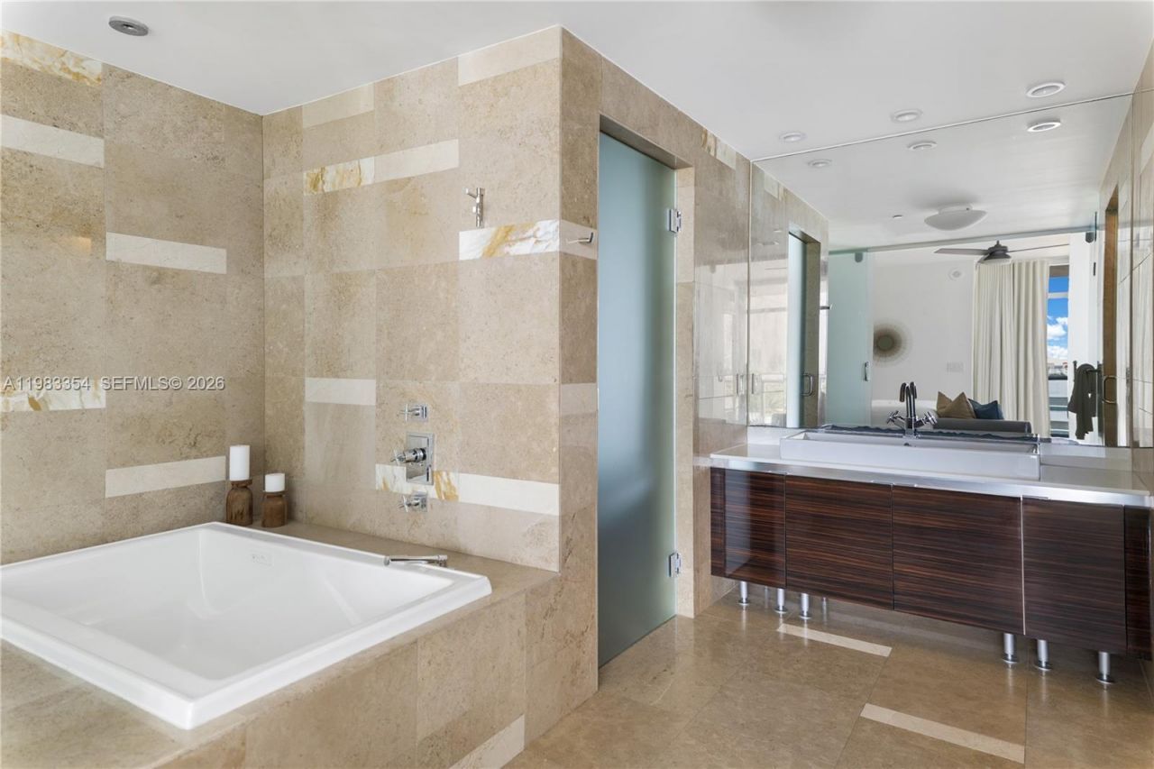 3737 Collins Ave , Unit S-803, Miami Beach, FL 33140 Photo