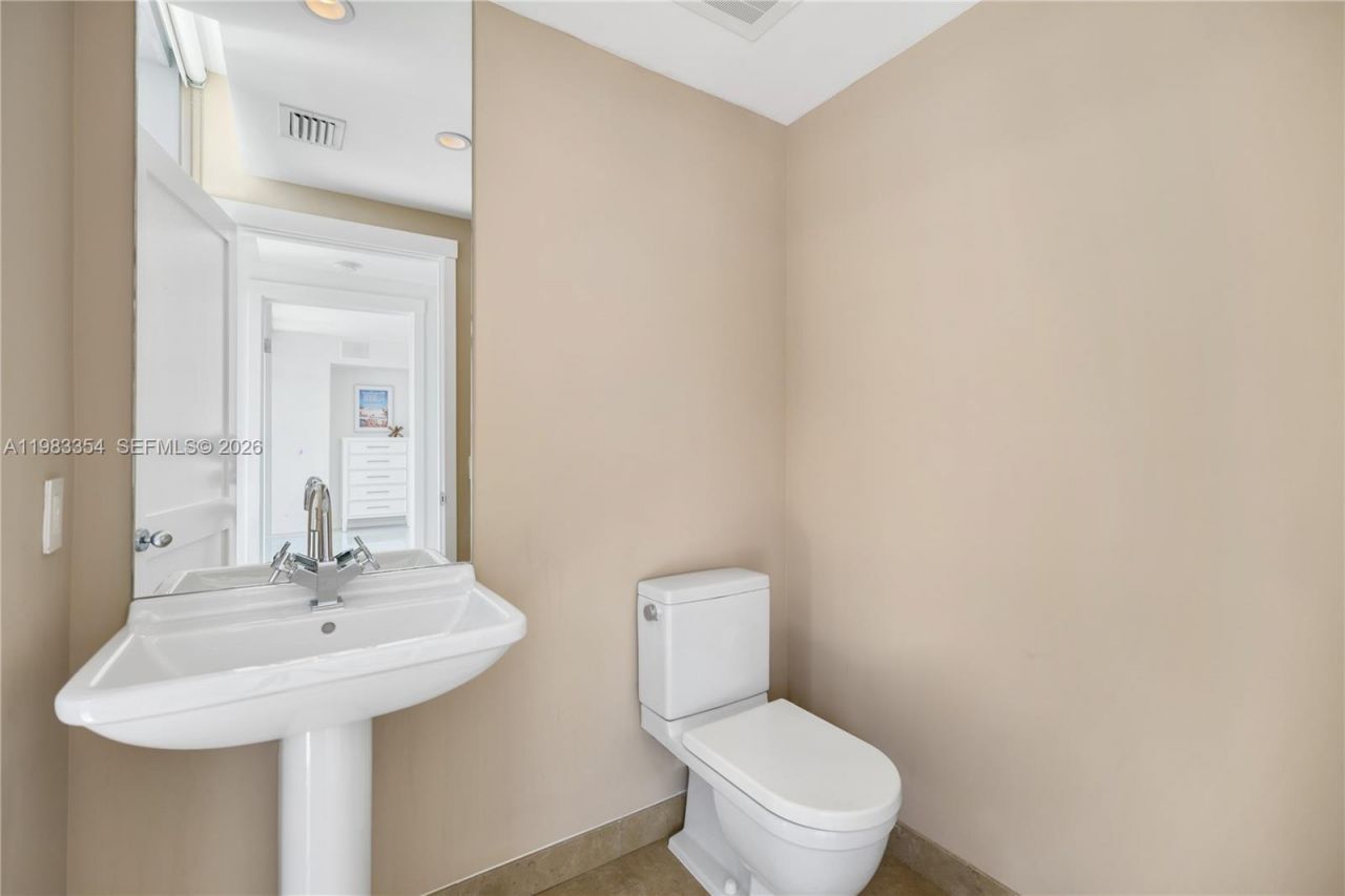 3737 Collins Ave , Unit S-803, Miami Beach, FL 33140 Photo