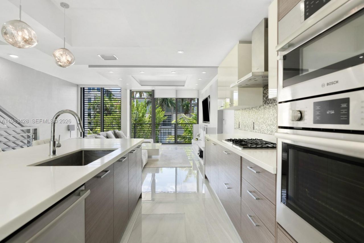 1065 99th St , Bay Harbor Islands, FL 33154 Photo