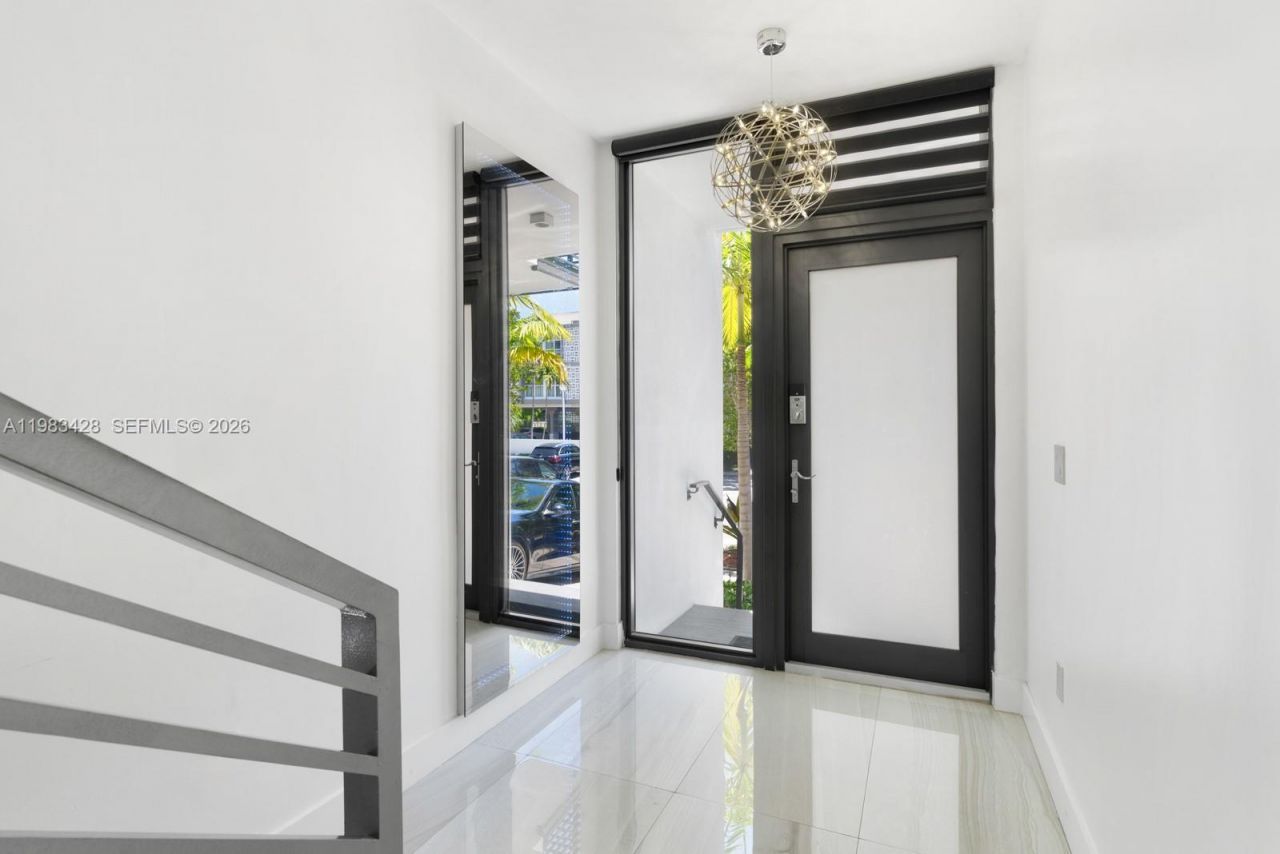 1065 99th St , Bay Harbor Islands, FL 33154 Photo