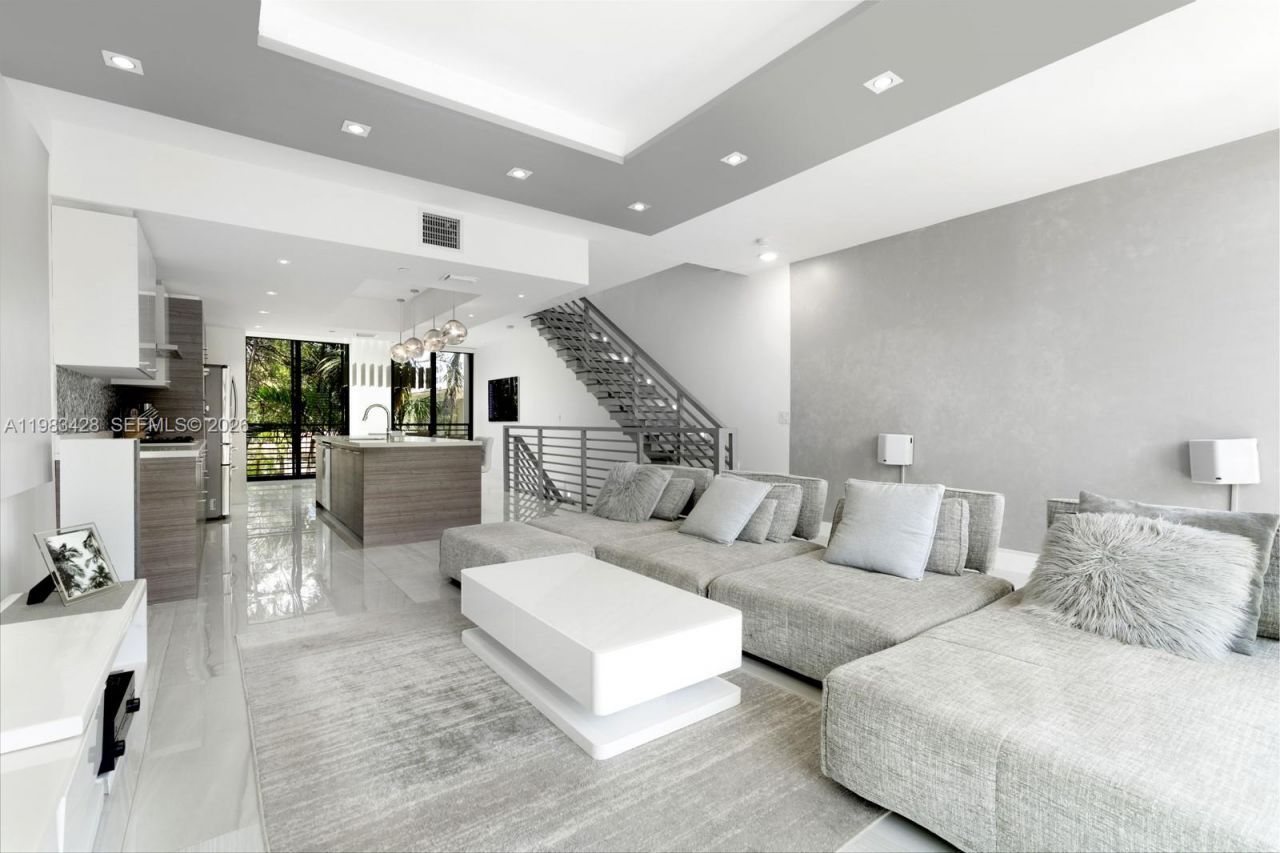 1065 99th St , Bay Harbor Islands, FL 33154 Photo