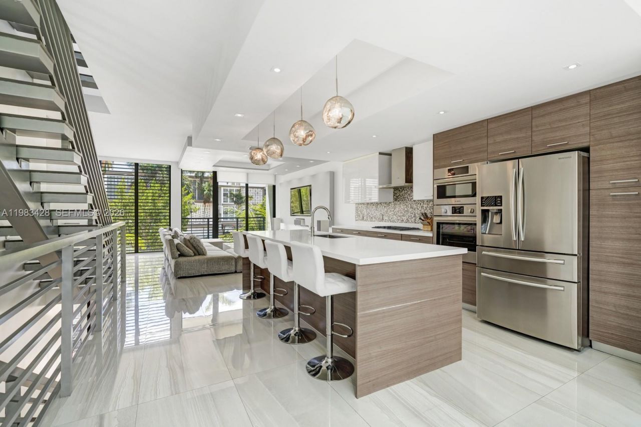 1065 99th St , Bay Harbor Islands, FL 33154 Photo