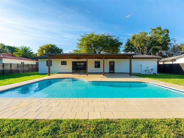 14515 Mahogany Ct , Miami Lakes, FL 33014